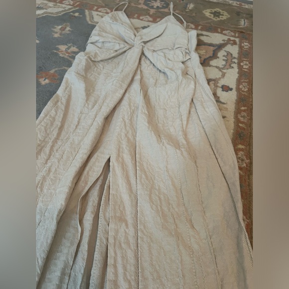 Cream linen maxi dress with front slit - Picture 6 of 6